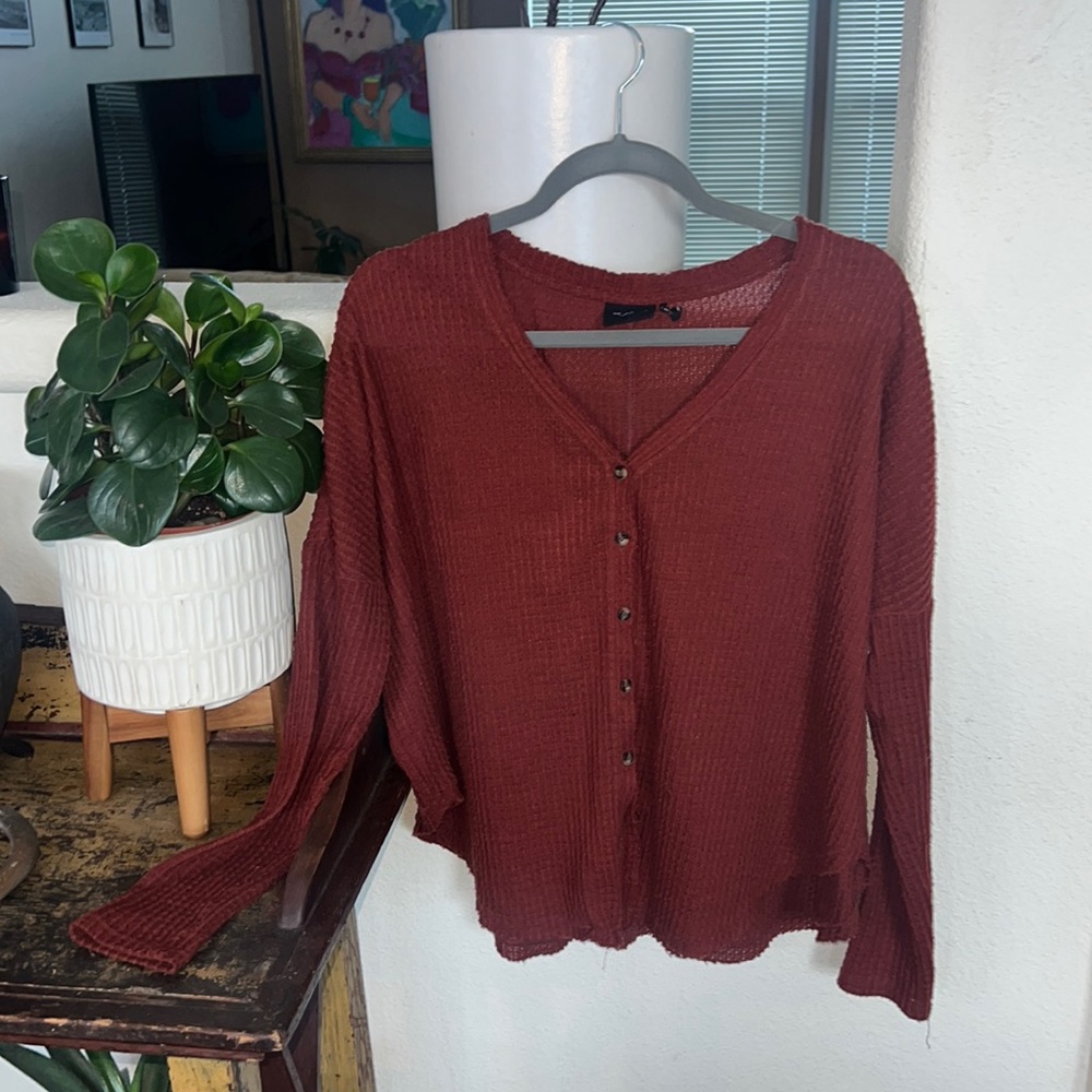 Super cozy sweater!! Little wore but has some good use 💕